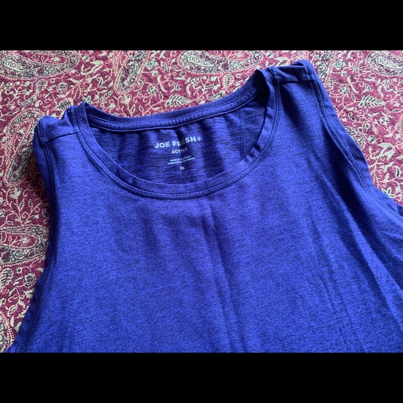 Tank tops - Picture 6 of 11